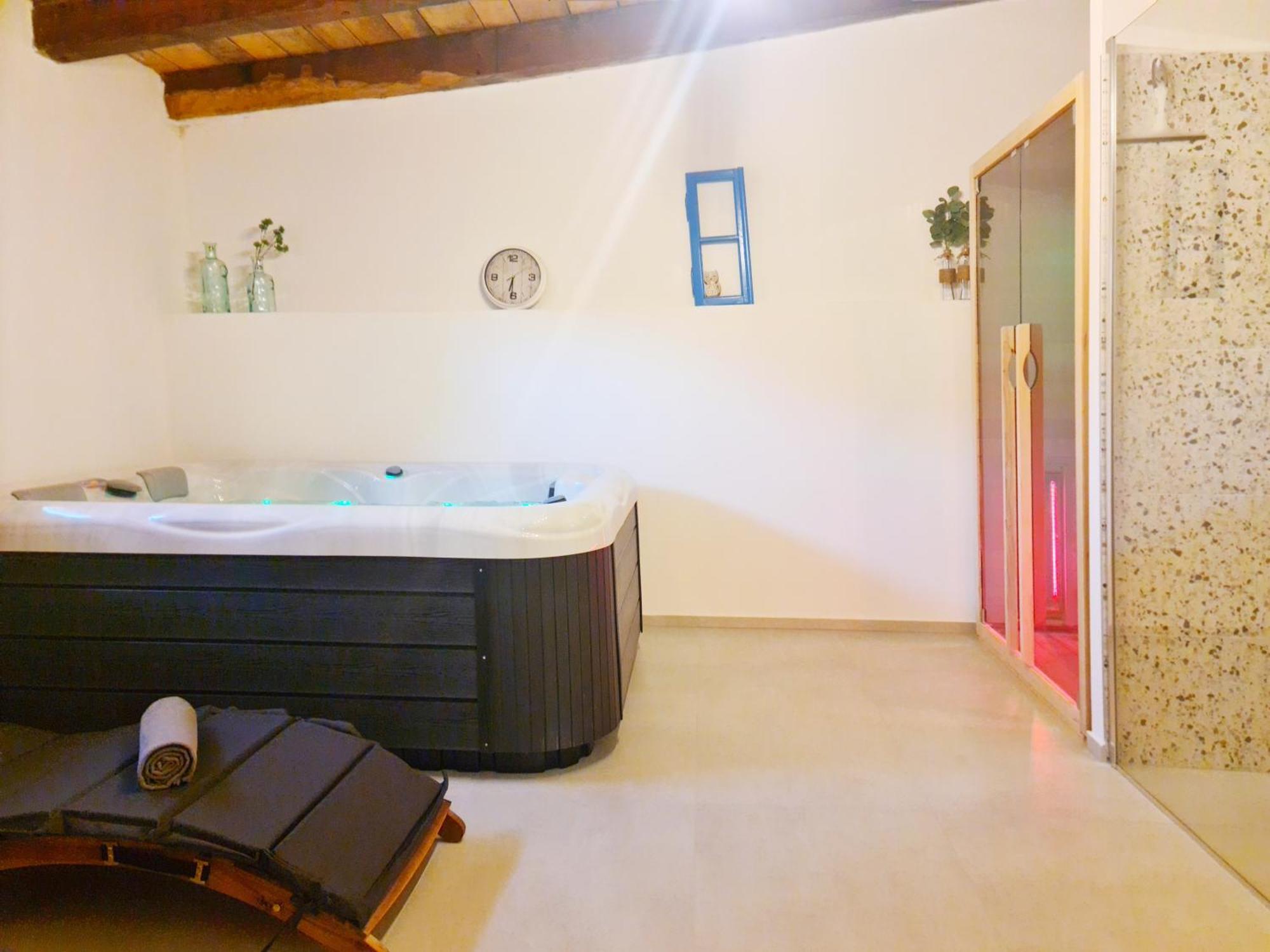 Casa Nini - Cozy House With Sauna And Indoor Jacuzzi Holiday home *